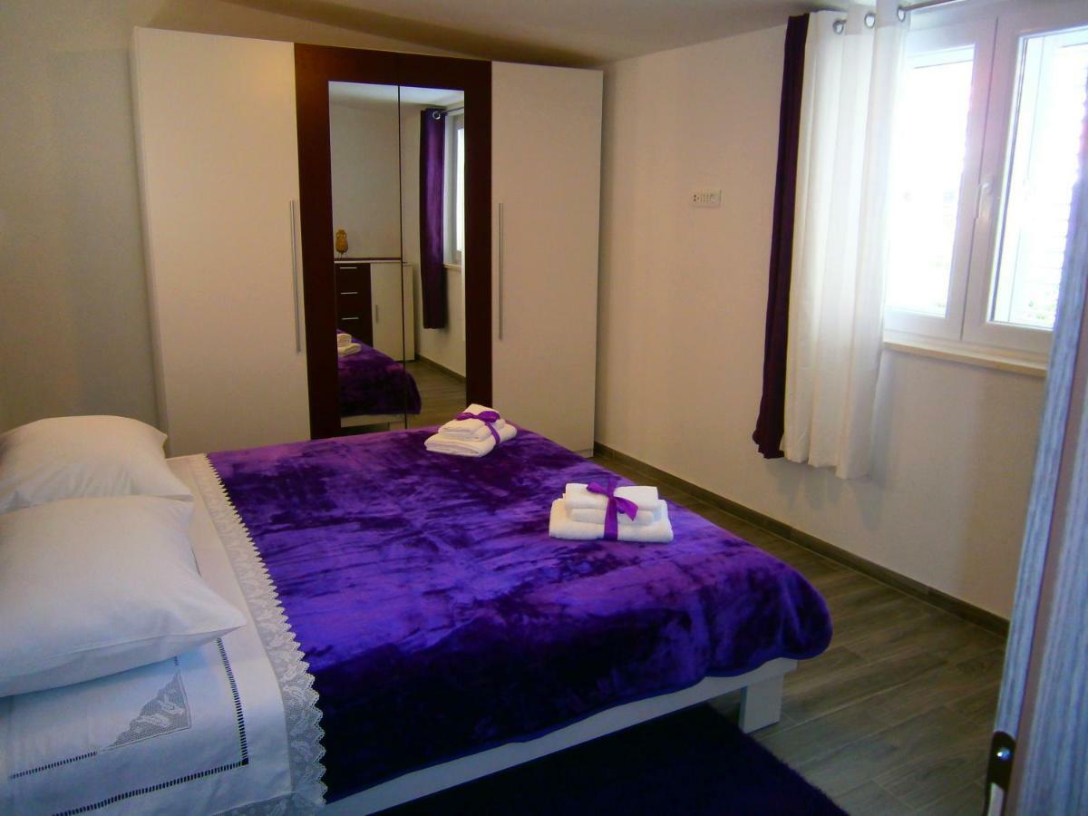 Apartment Willy Komiža Екстериор снимка