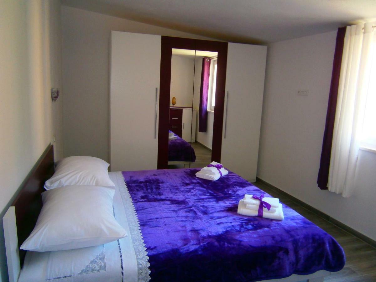 Apartment Willy Komiža Екстериор снимка
