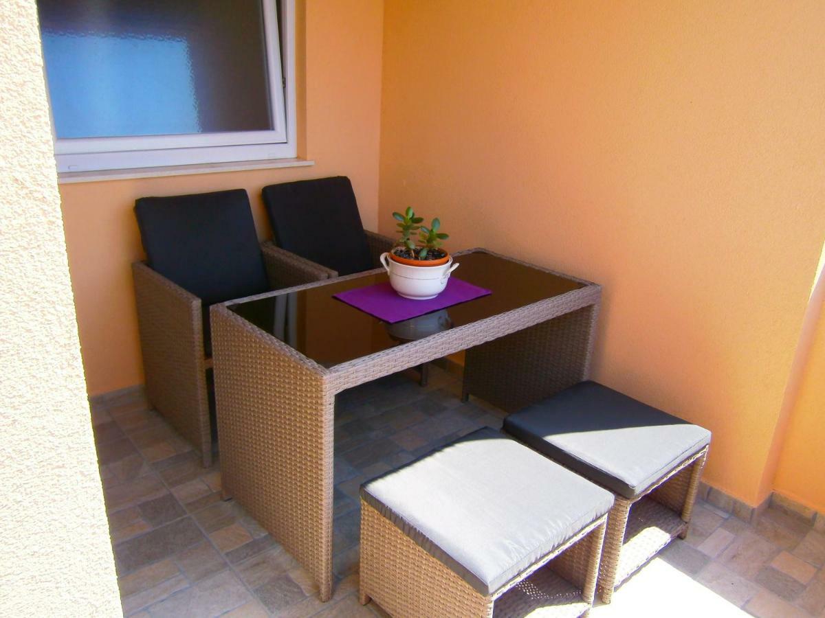 Apartment Willy Komiža Екстериор снимка